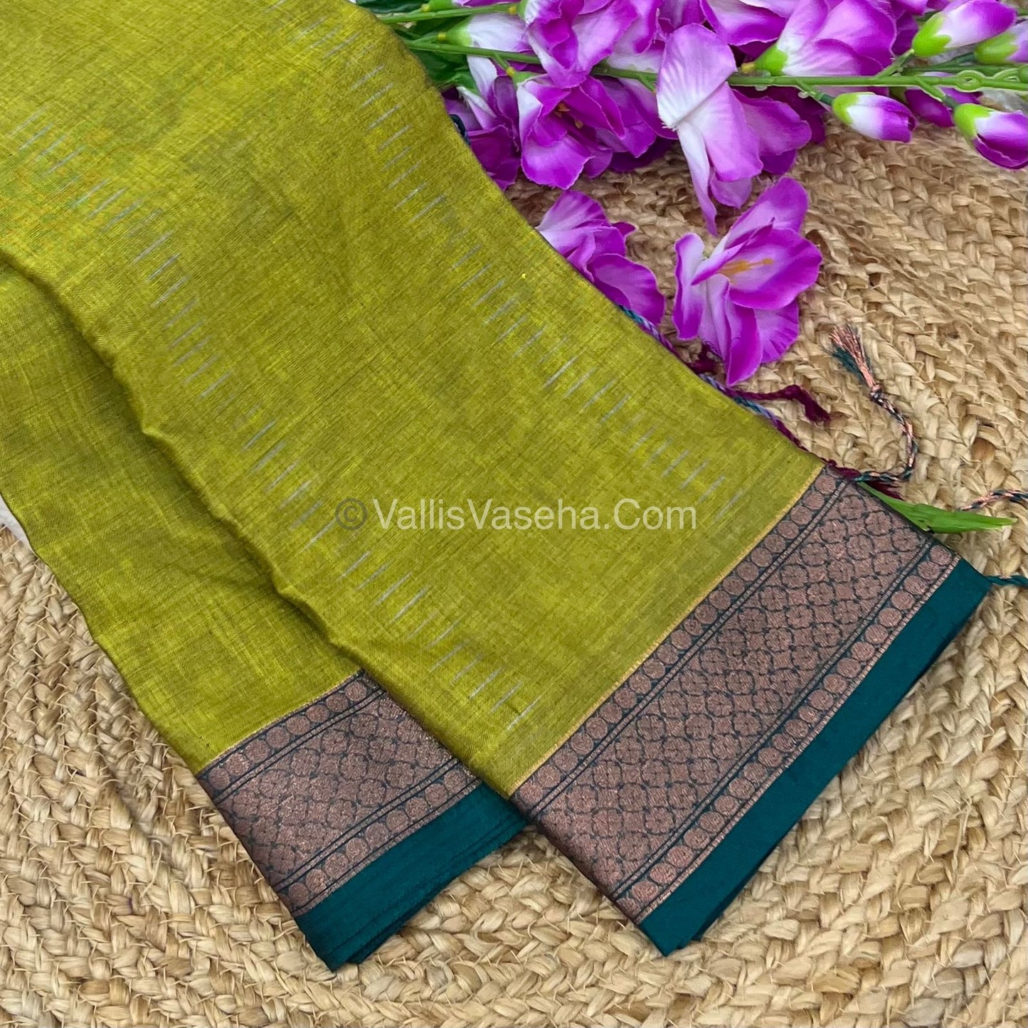 Dhaka Cotton Saree - VVDCS001