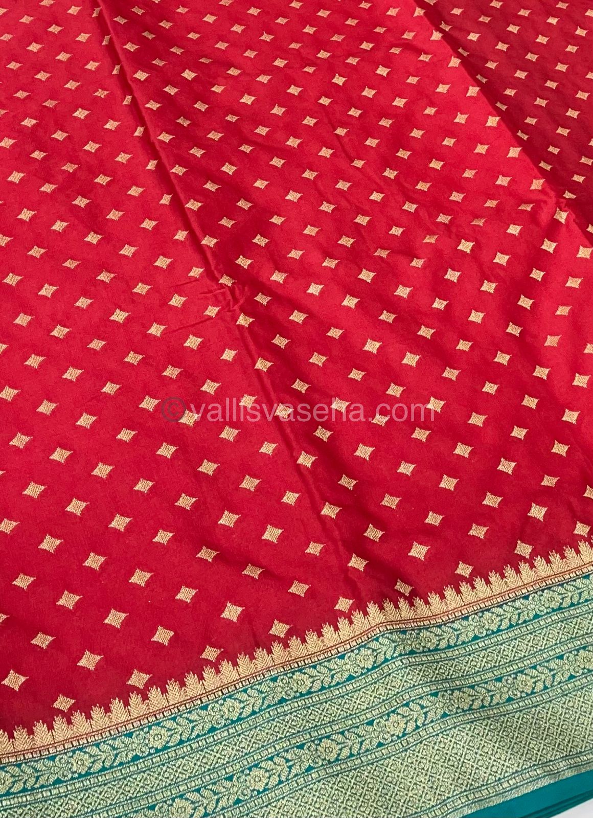 Banarasi - Premium Kathan Silk Saree - Red with Greenish Blue Shade - VVPKS002