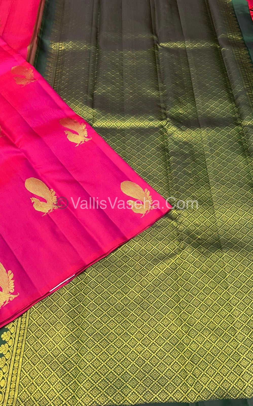 Pure Kanchipuram Silk Saree - Borderless - Peach with Green - VVPS022