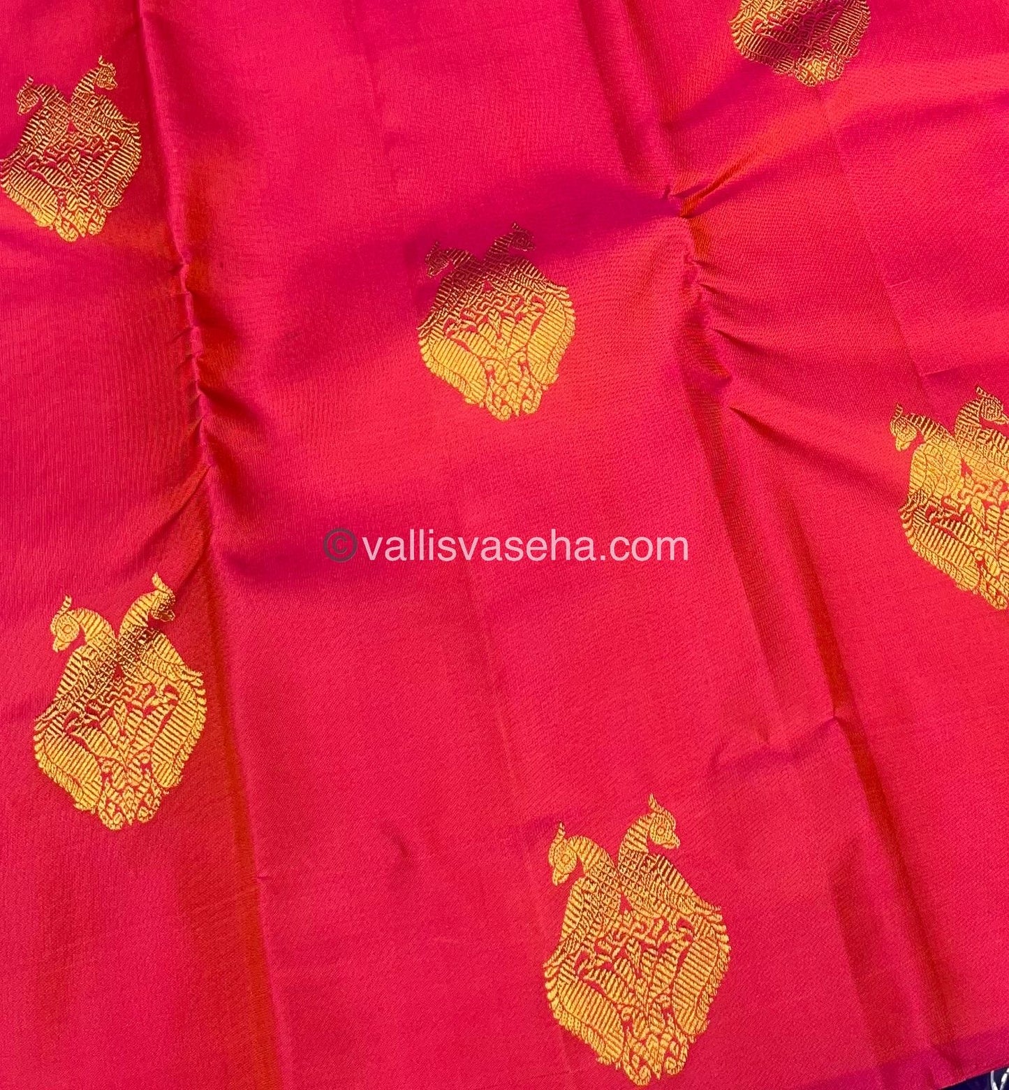 Pure Kanchipuram Silk Saree - Borderless - Peach with Green - VVPS022