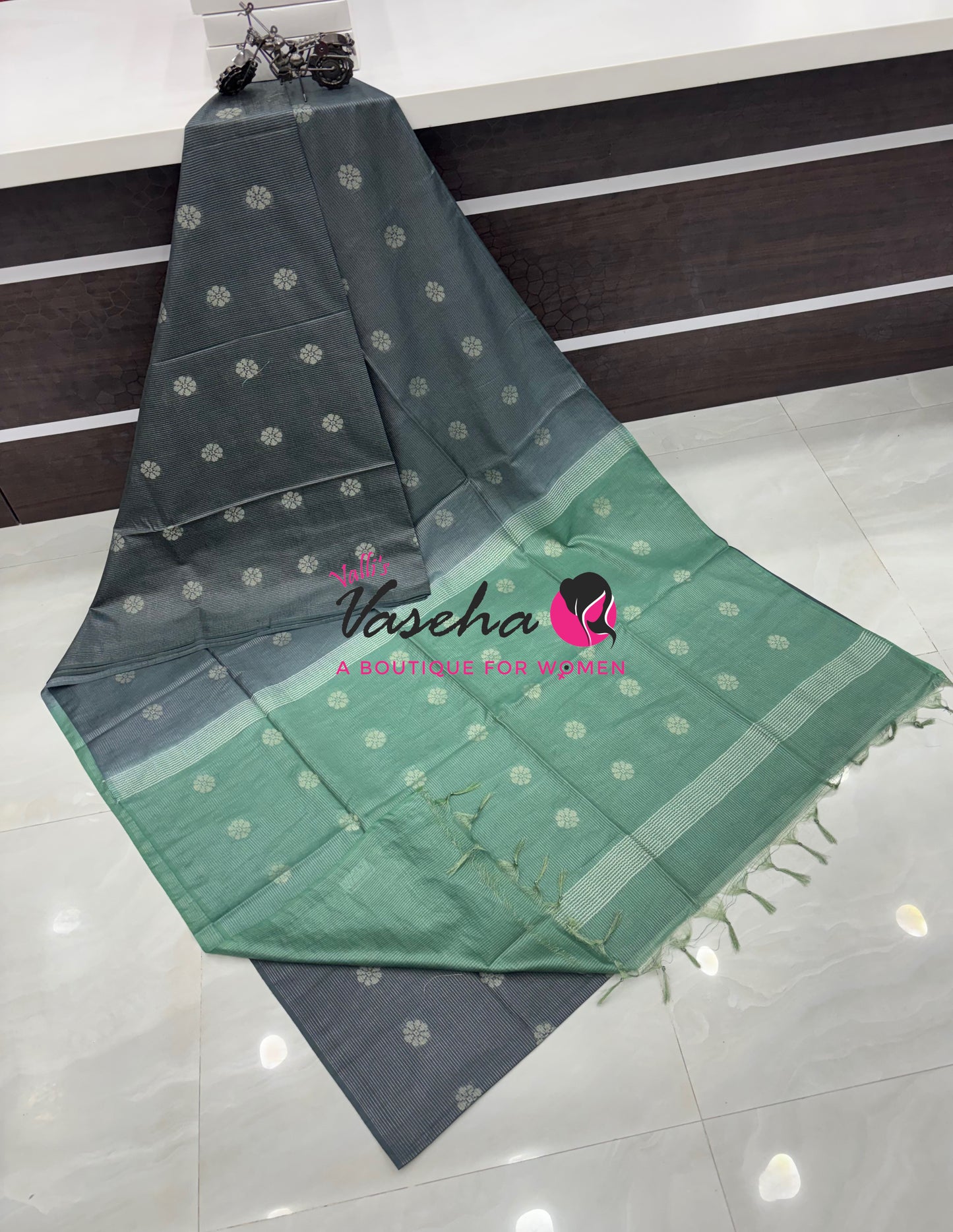 Bhagalpuri Silk - Vaira Voosi Lines - Grey & Green Combo - VVBSV003