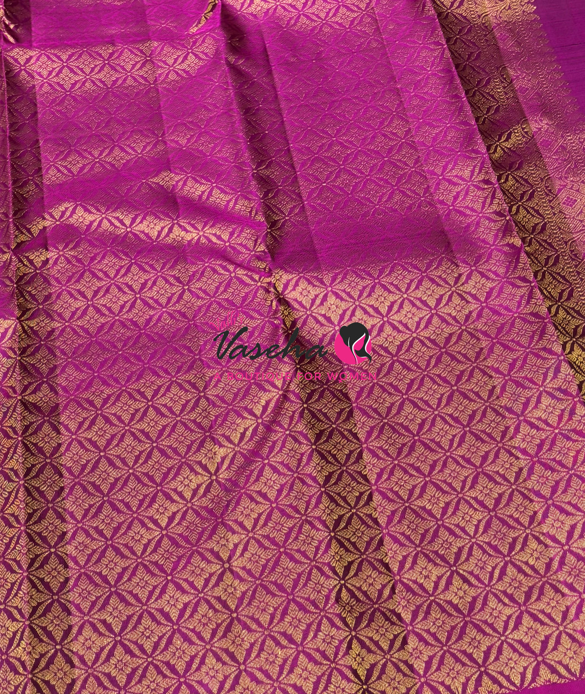Pure Kanchipuram Silk Saree - Green  With Purplish Pink Combo - VVPS012