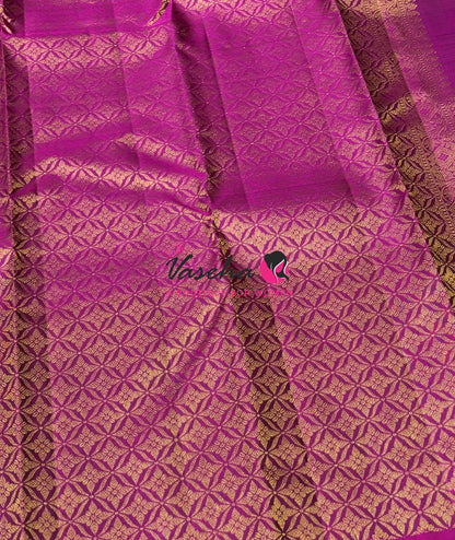 Pure Kanchipuram Silk Saree - Green  With Purplish Pink Combo - VVPS012