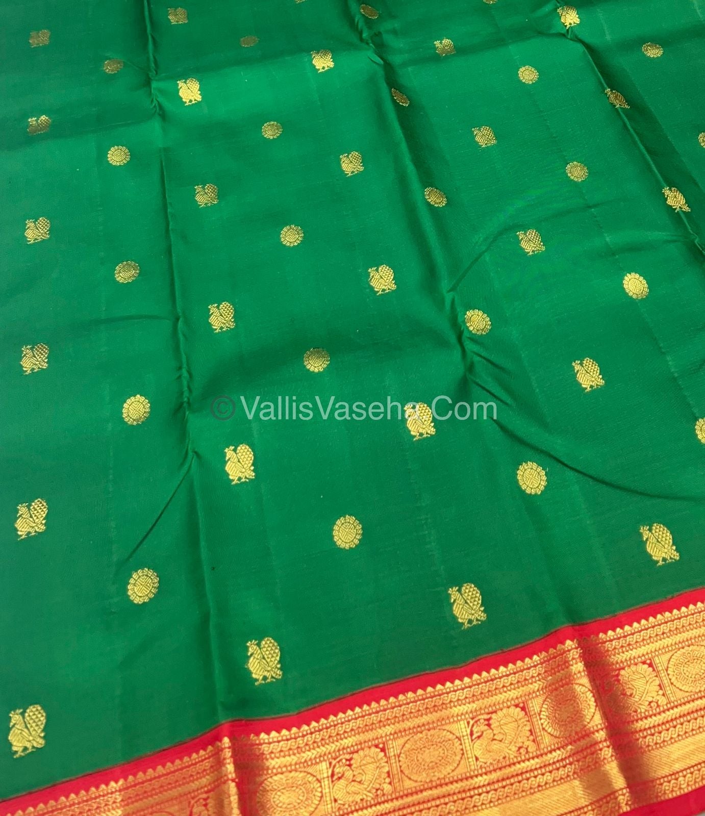 Pure Kanchipuram Silk Saree - Green & Red Combo - VVPS011