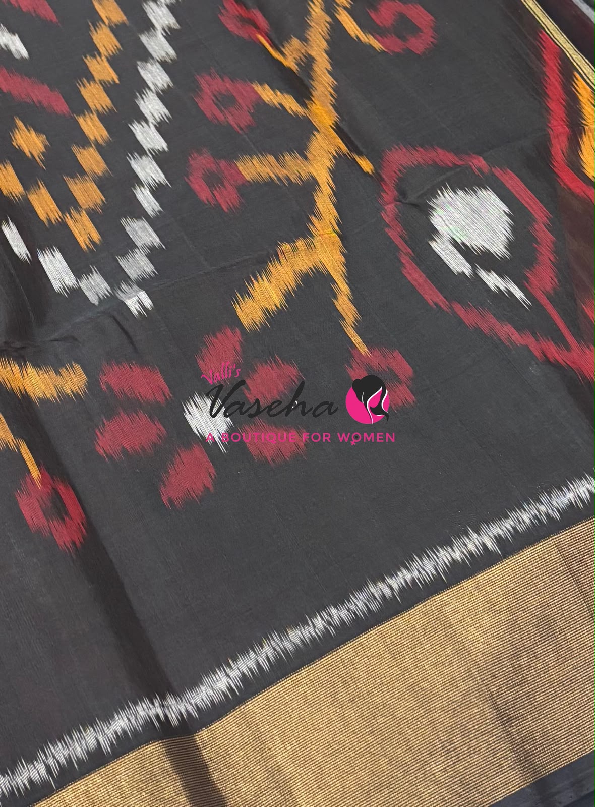 Pochampally Silk Cotton Saree - Red & Black Shade - VVPPS001
