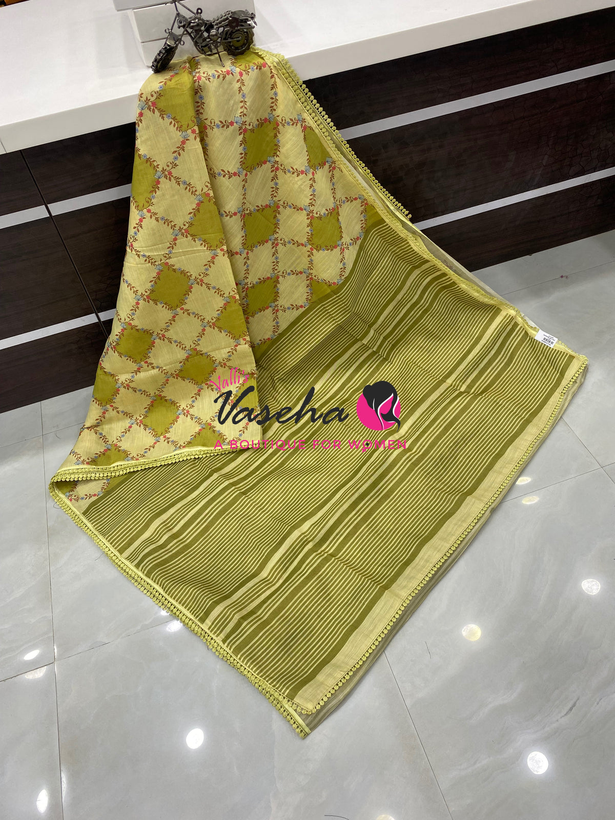 Linen Tissue Saree -  Light & Dark Combo - Green Shade- VVLTS006