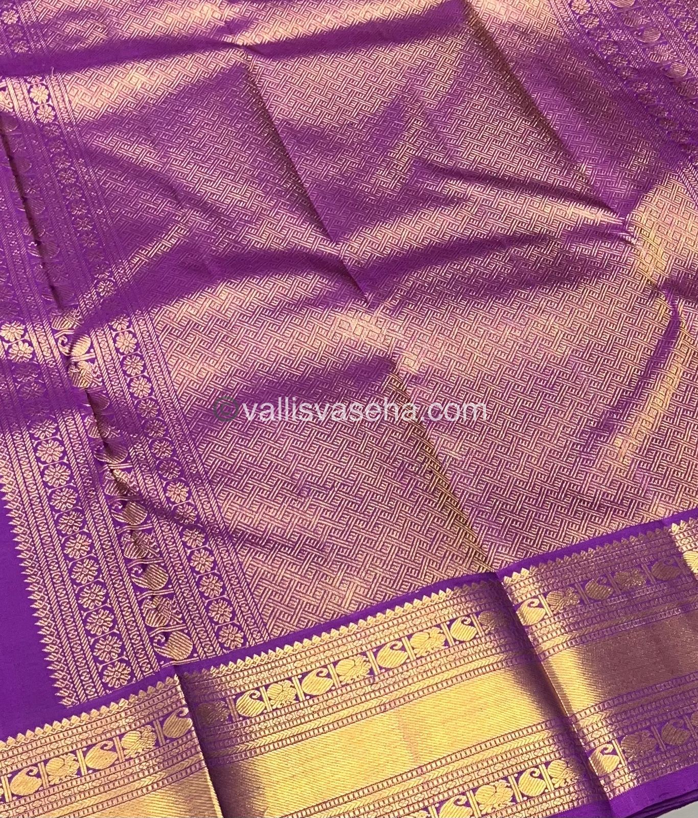 Pure Kanchipuram Silk Saree - Greenish Green & Purple Shade  - VVPS022
