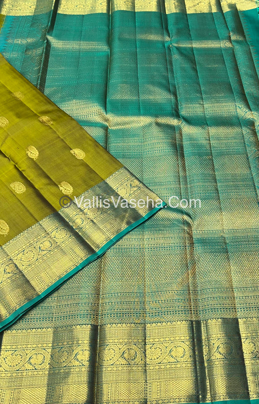 Pure Kanchipuram Silk Saree - Mehendi Green & Ramar Green Combo - VVPS014