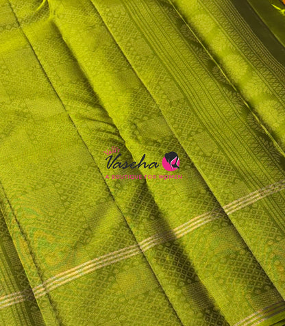 Half Mix - Pure Soft Silk Saree - Vairavoosi Pattern - Long Retta Petta Border with Butta - VVPSS107