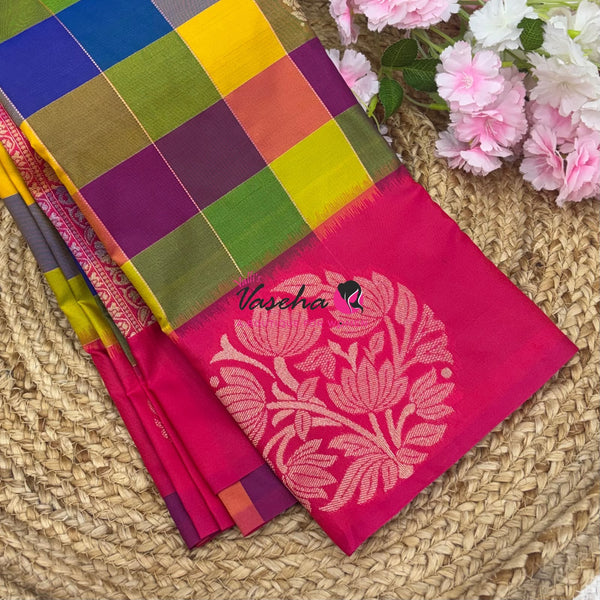 Semi Soft Silk  - Madras Checks Pattern - Pink Shade  - VVSSS042