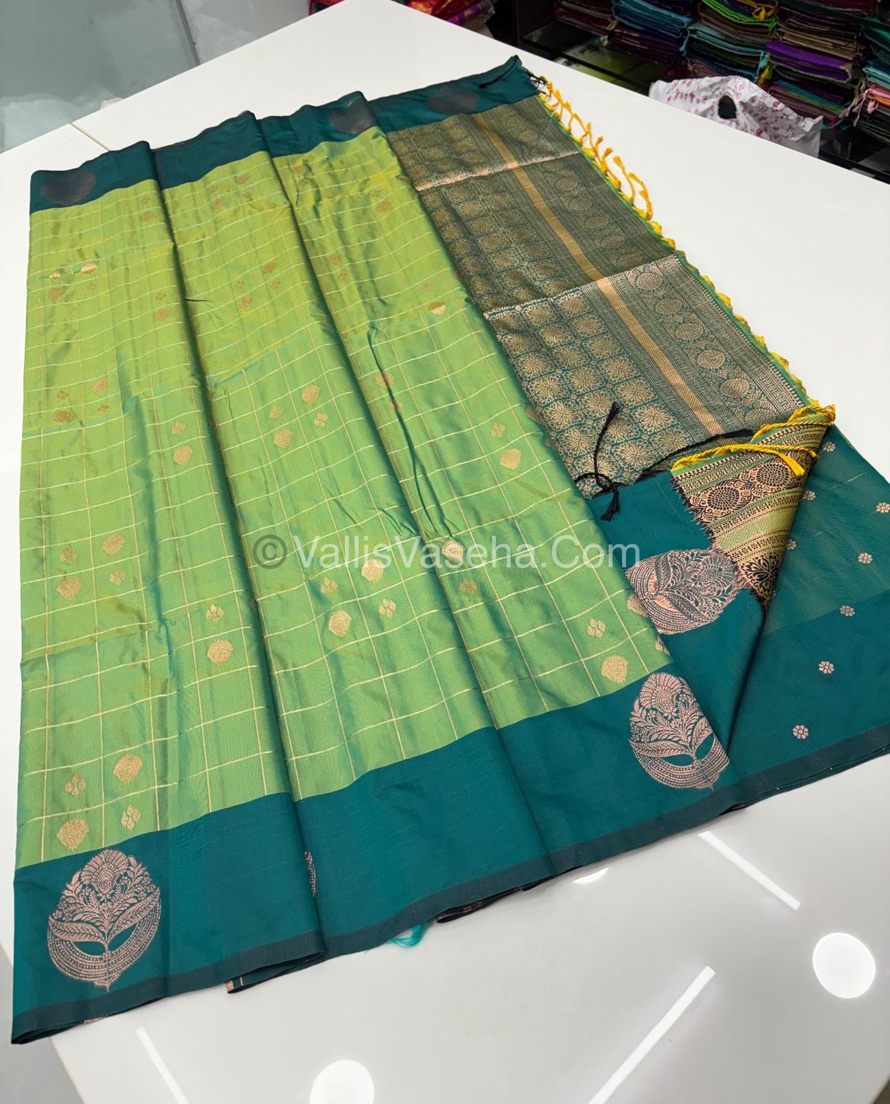 Semi Soft Silk - Dual Tone Shade With  Green Combo -VVSSS028