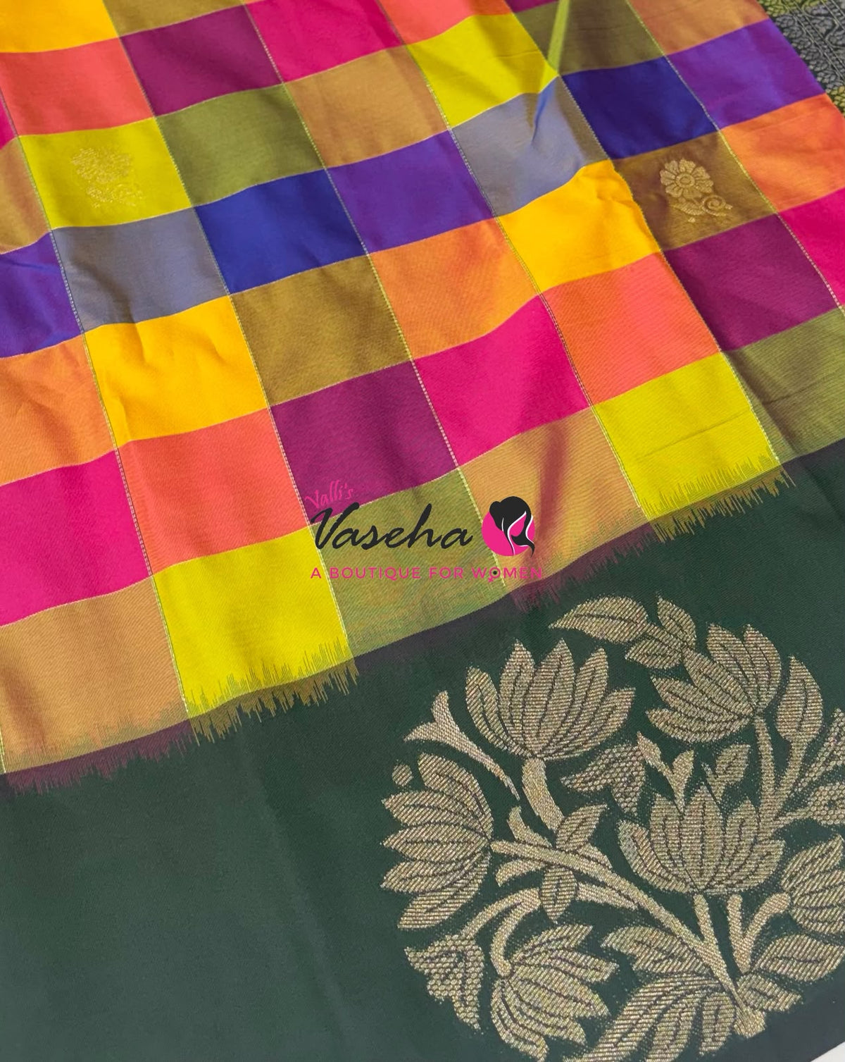 Semi Soft Silk  - Madras Checks Pattern - Green  Shade  - VVSSS042