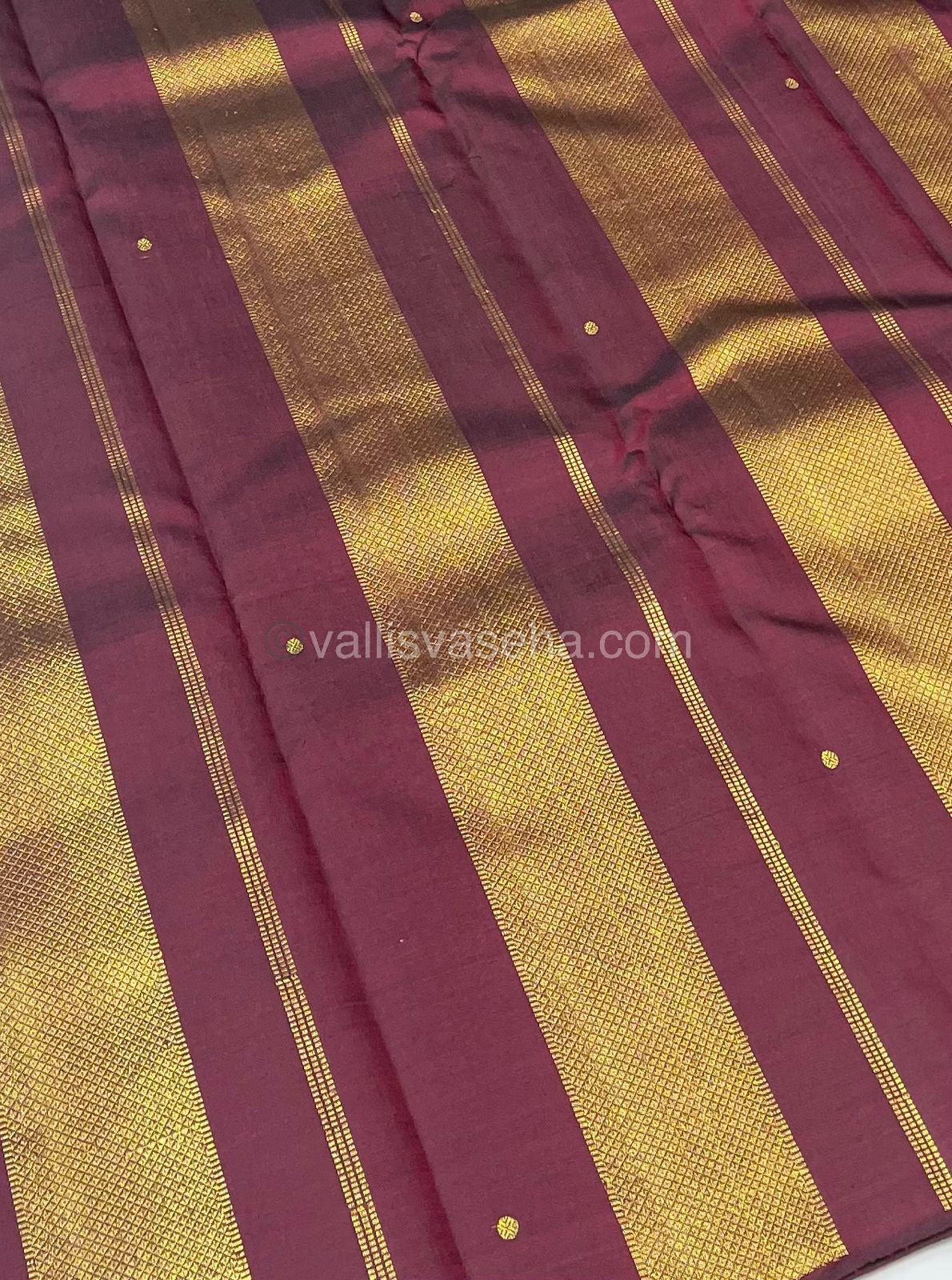 Pure Kanchipuram Silk Saree - Borderless - Kunkumam Merun Color - VVPS005