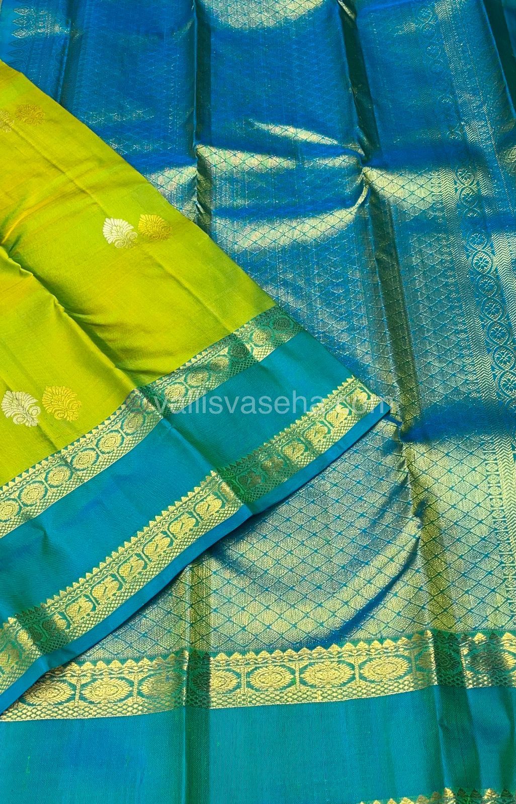 Pure Kanchipuram Silk Saree - Lovely Apple Green (Lemon Green) with Blue - Retta Petta Border - VVPS008