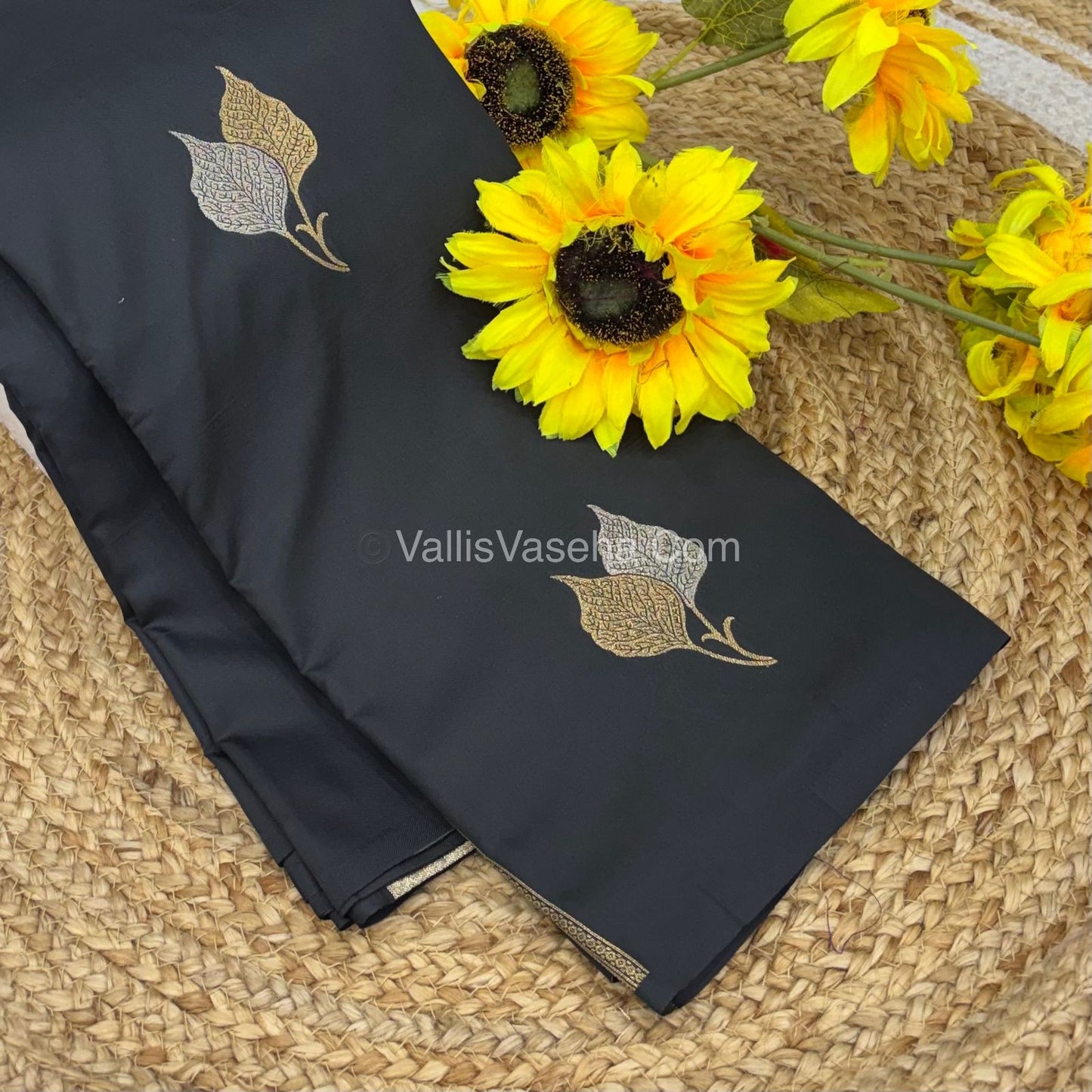 Semi Soft Silk - Border less - Black Shade -VVSSS025