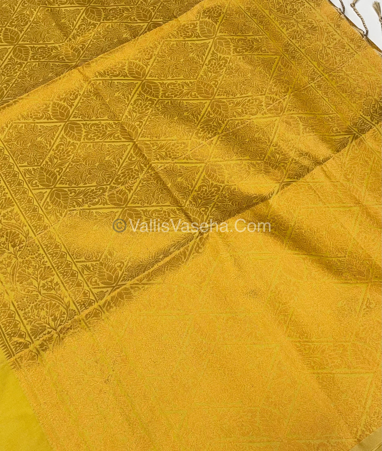 Semi Soft Silk - Border less - Yellow  shade - VVSSS007