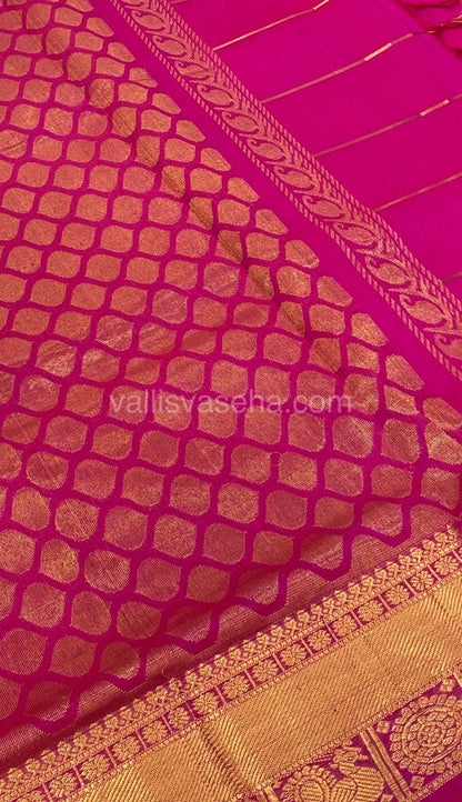 Pure Silk Cotton Saree - Mayil & Chakkaram Design - Peachish Pink - VVMC001