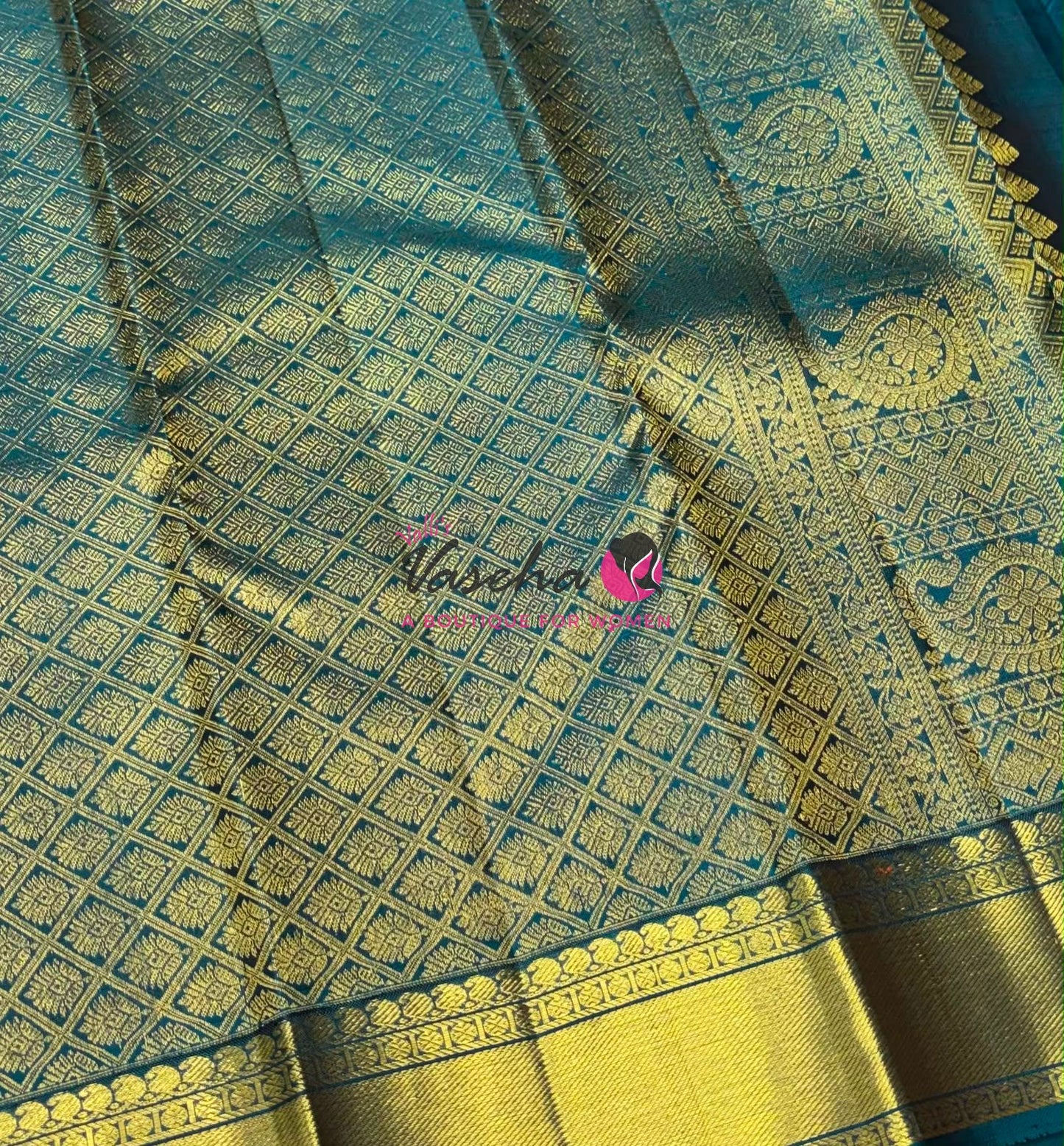 Pure Kanchipuram Silk Saree - Vendhaya Yellow & Ramar Blueish Green Shade  - VVPS057
