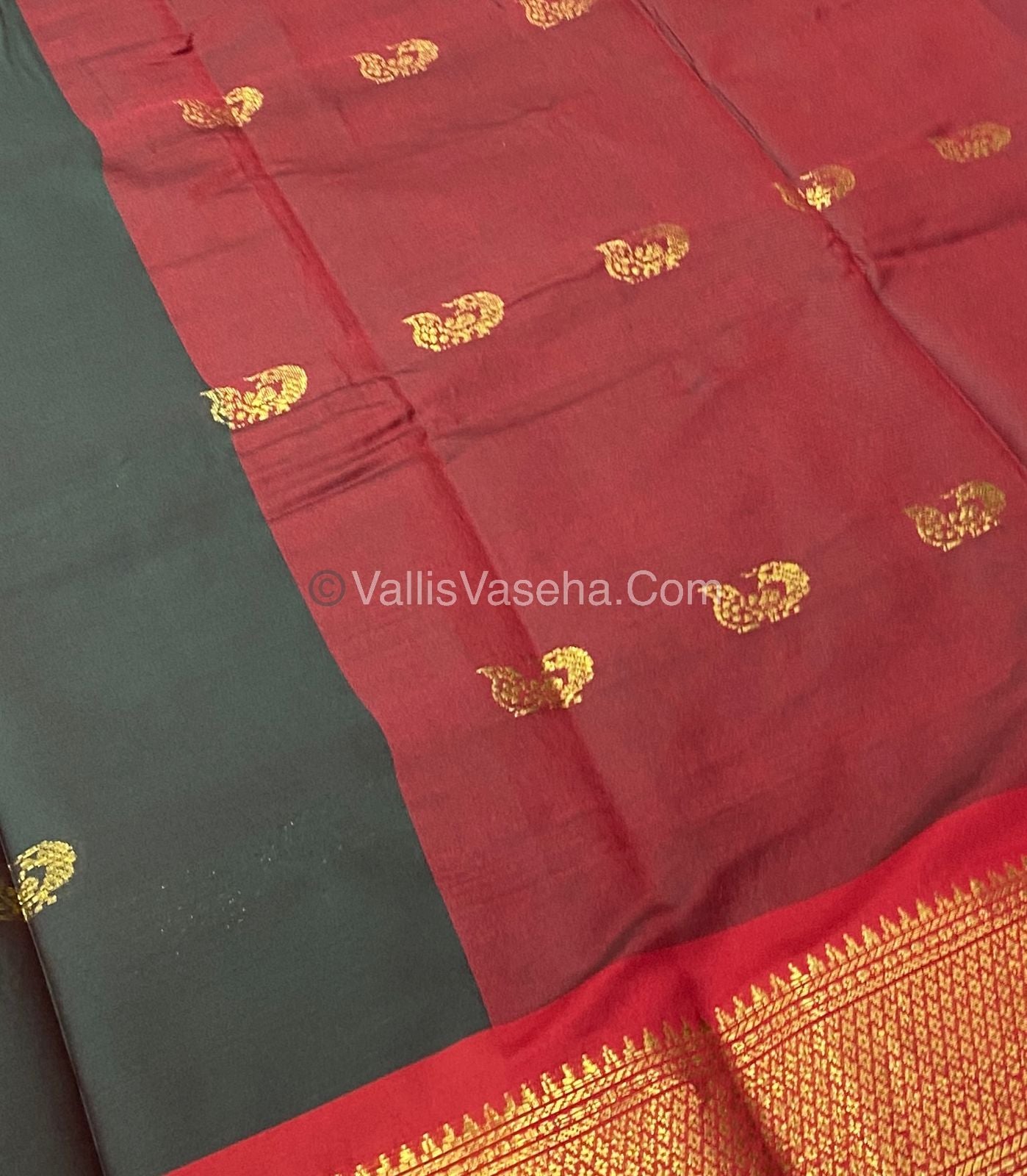 Semi Silk -  Light Green With  Red Combo - VVSS001