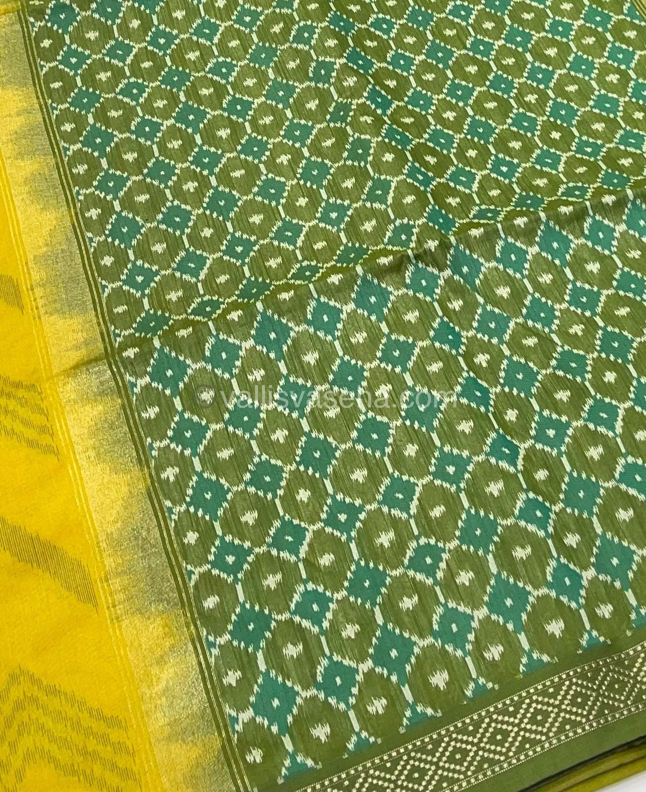 Semi Raw Silk with Zig Zag  Design Weaving - VVRS003