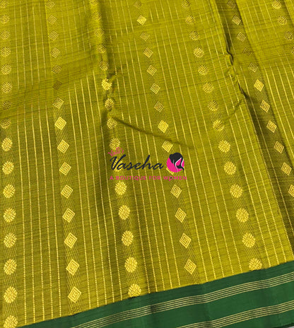 Pure Kanchipuram Silk Saree - Mahendi Green & Green Shade  - VVPS022
