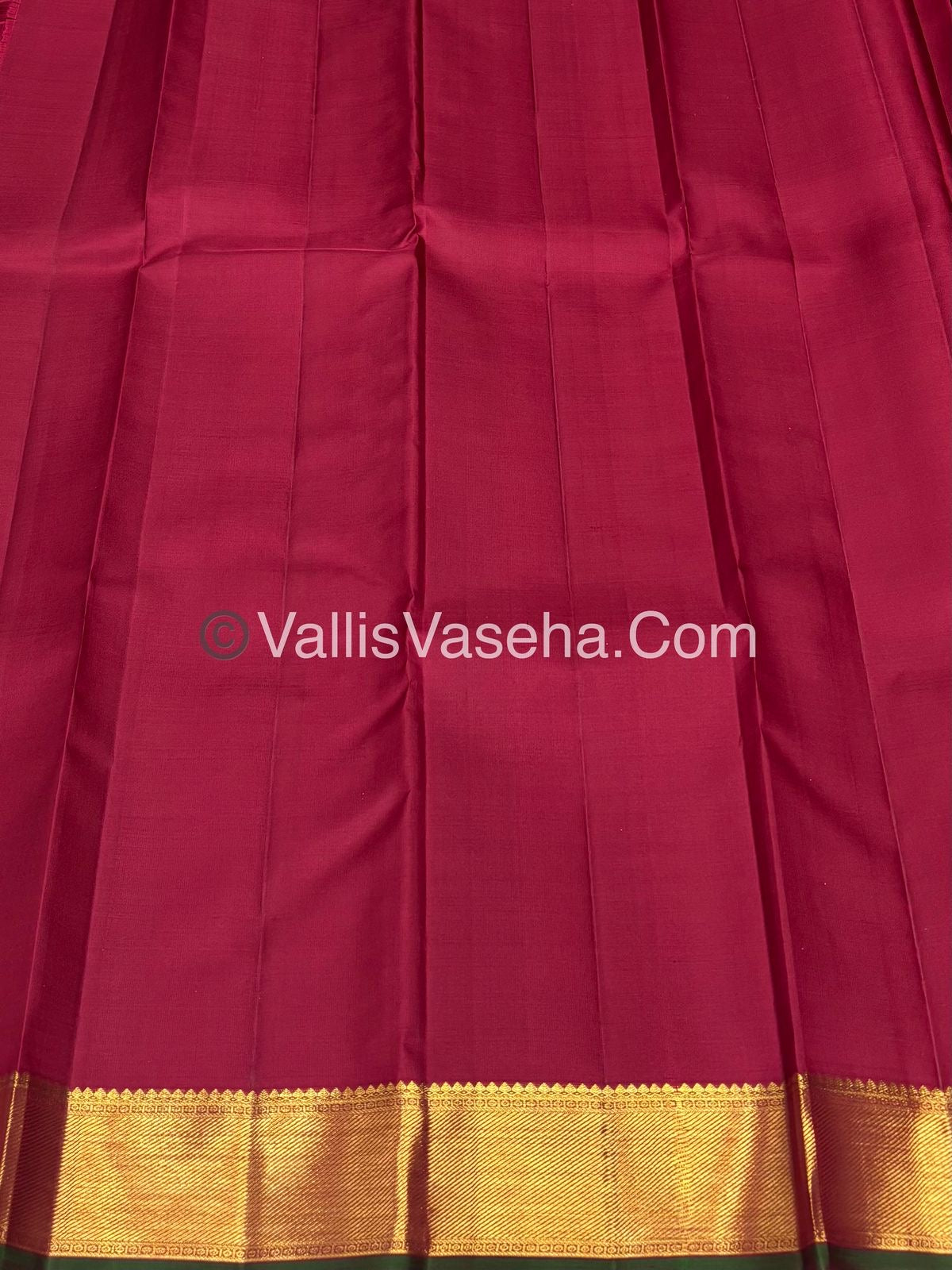 Pure Kanchipuram Silk Saree - Maroon & Green Combo - VVPS025
