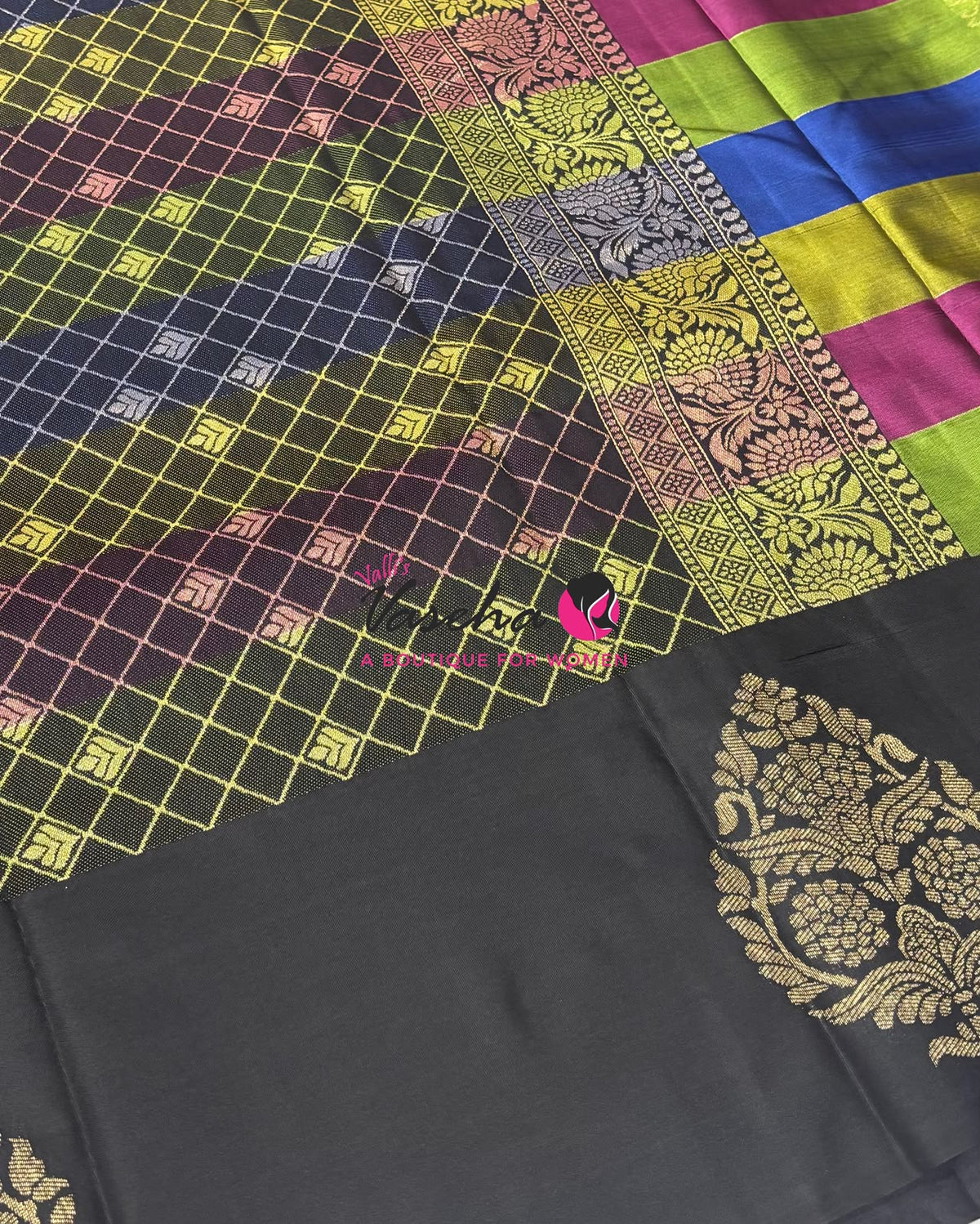 Semi Soft Silk  - Madras Checks Pattern - Black Shade  - VVSSS042
