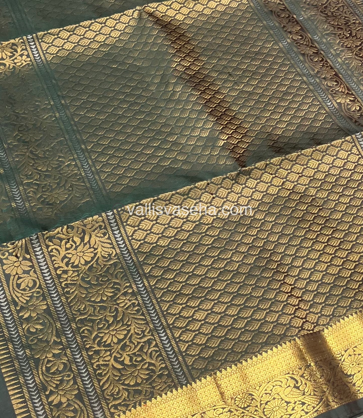 Pure Soft Silk Saree - Kanchi Border - Double Tone Green Shade - VVPSS046