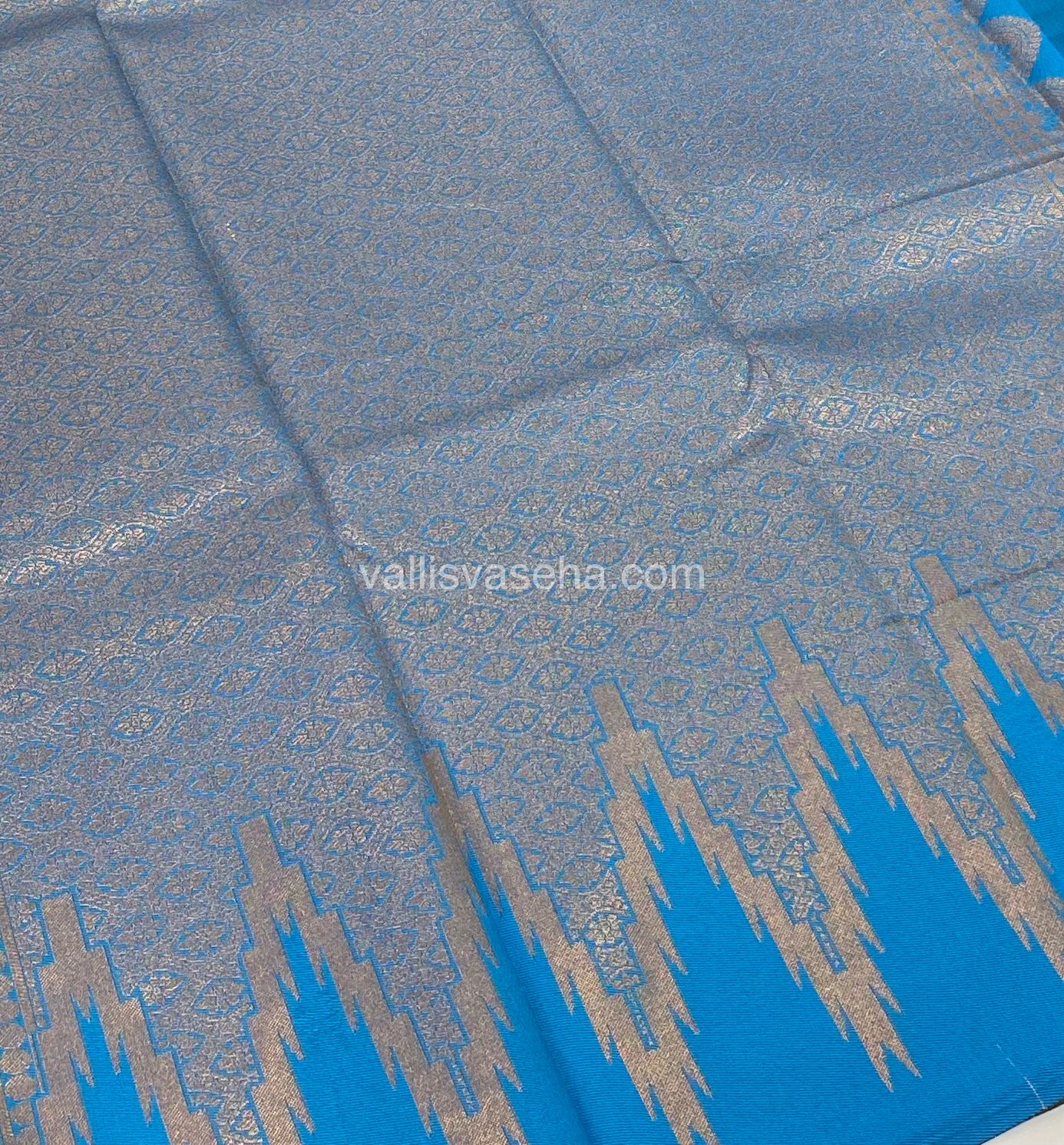 Kanchi Semi Silk - Green With Blue - Temple Border  - VVKSS001