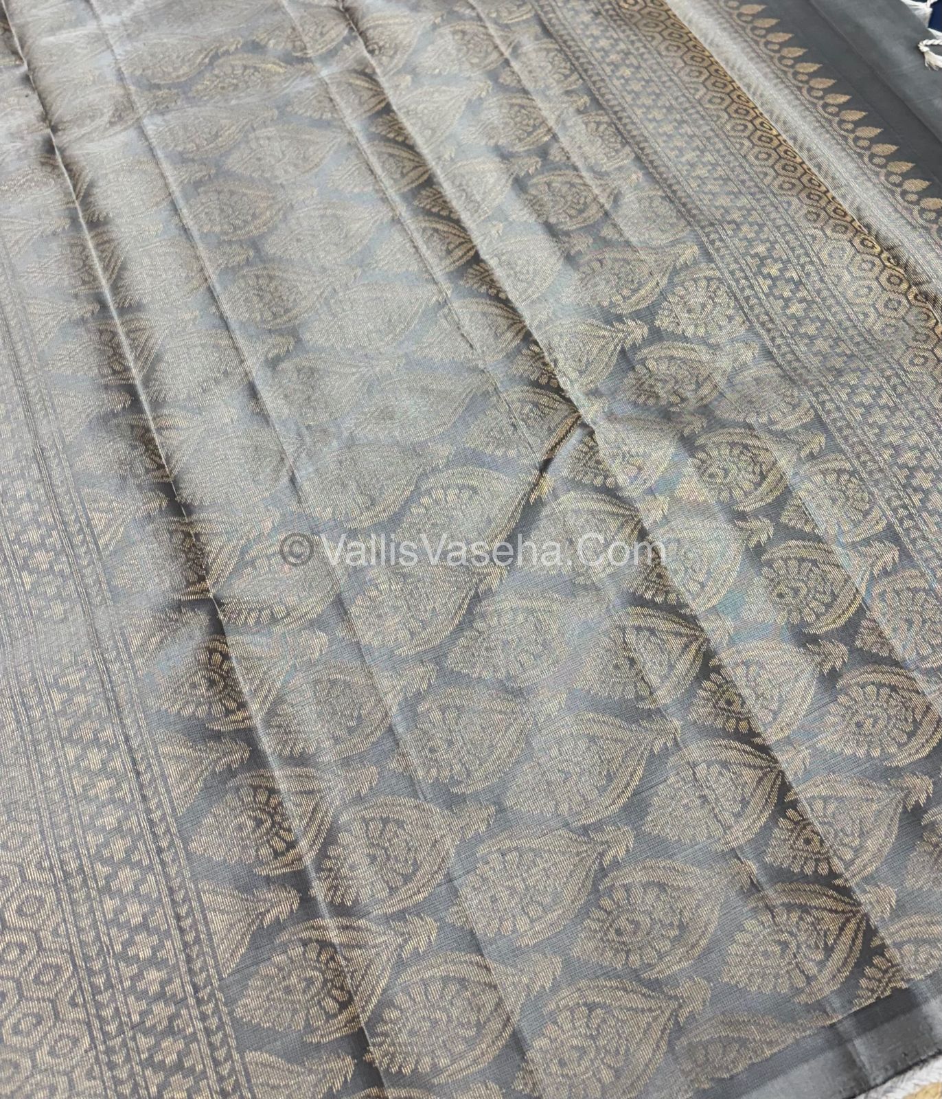 Half Mix - Pure Soft Silk Saree - VVPSS054