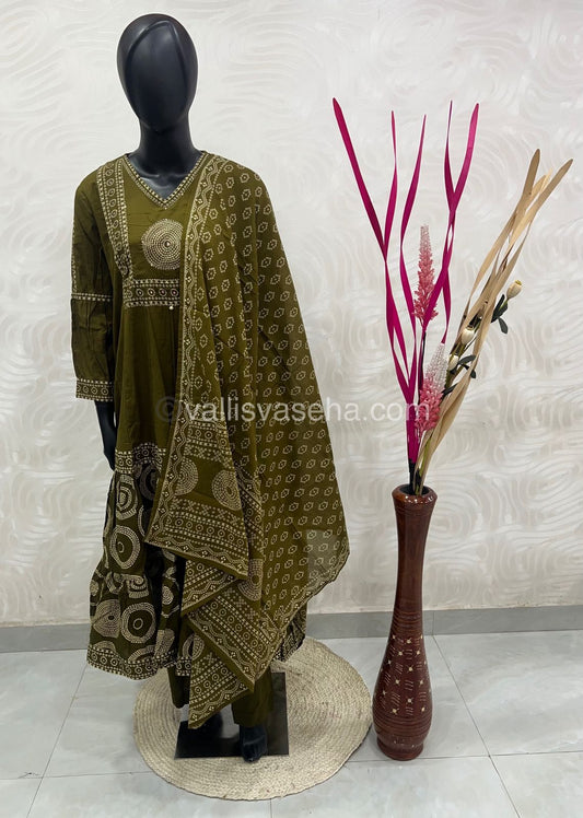 Anarkali - Mehndi green,lShade - Salwar, Kameez & Duppatta(3pc)- Fancy Cotton - VVRAS001