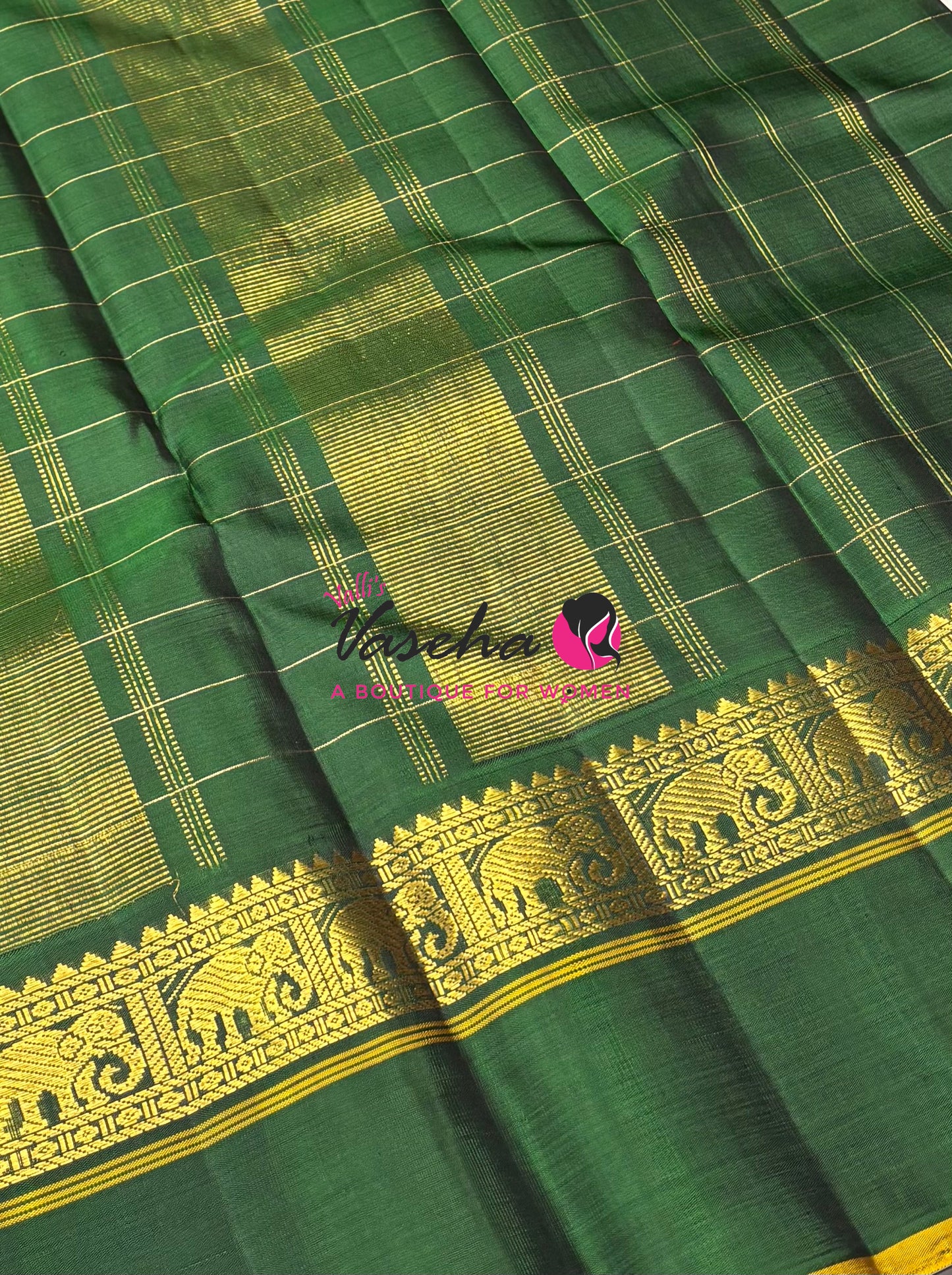Pure Kanchipuram Silk Saree - Red & Green Combo - VVPS040
