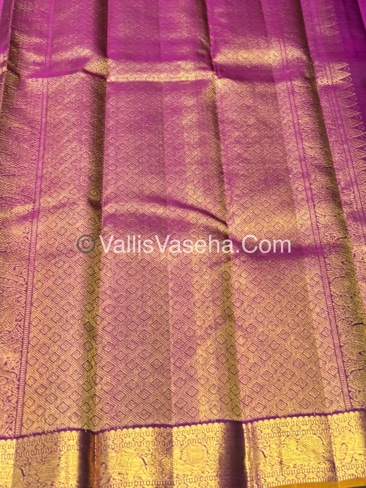 Pure Kanchipuram Silk Saree - Green & Purple Combo - VVPS025