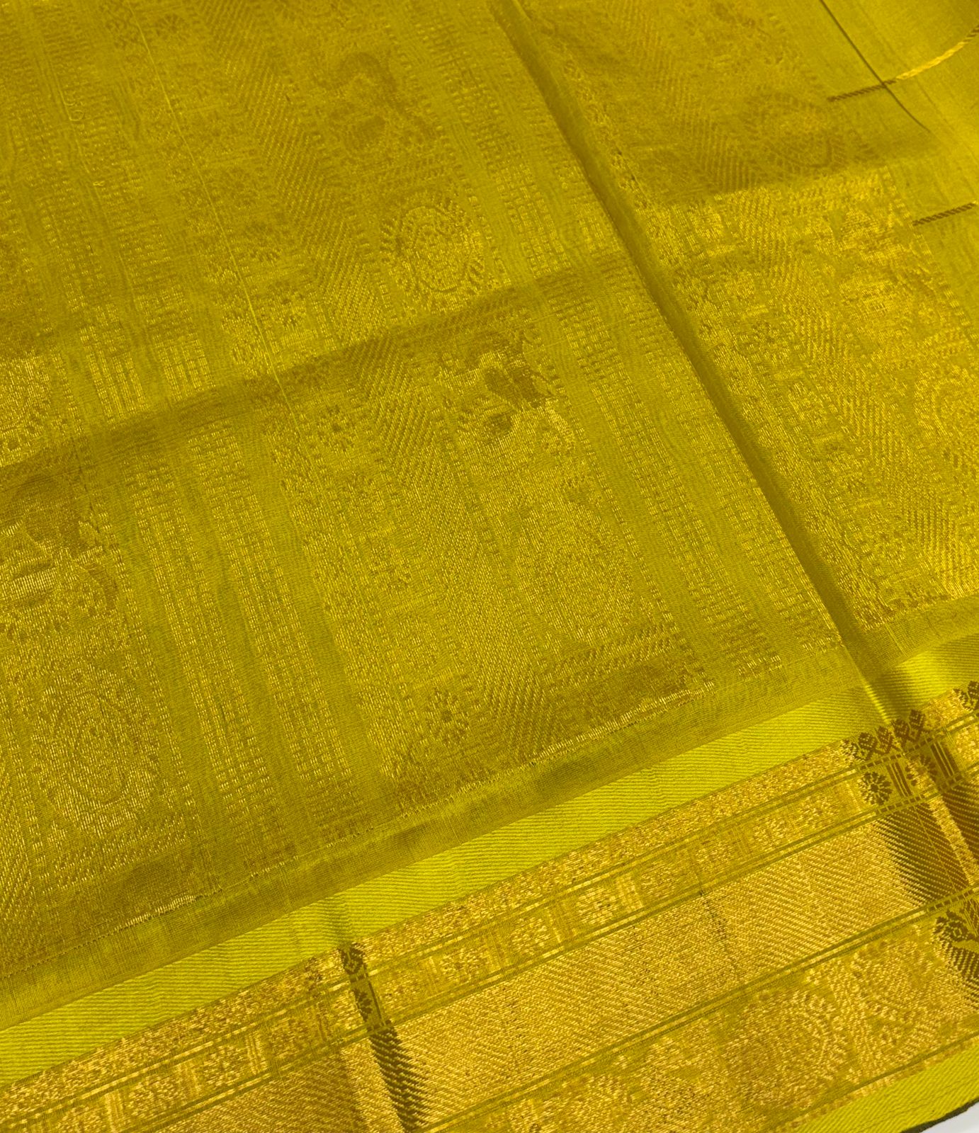 Pure Silk Cotton Saree - Mayil & Chakkaram Design - Blue With Yellow Shade - VVMC001