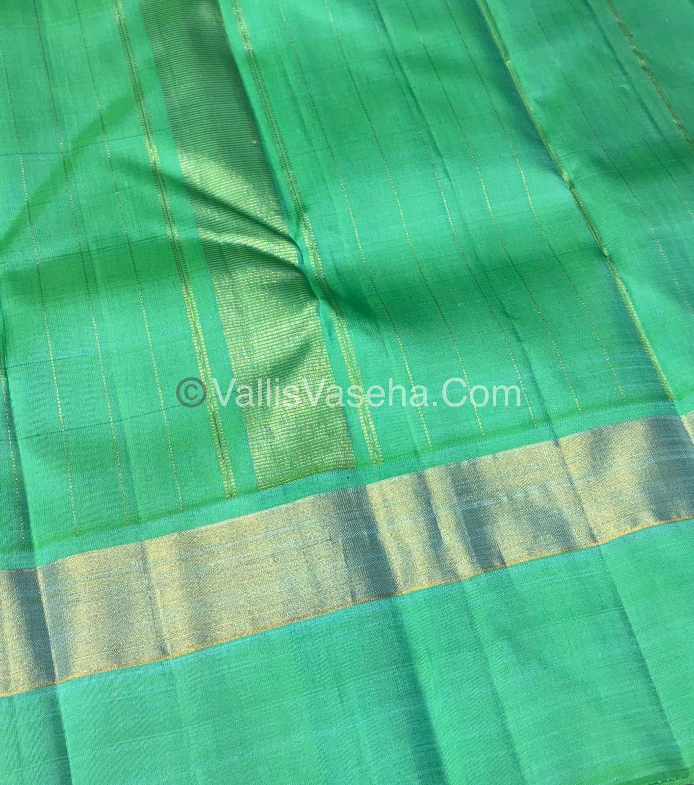 Pure Kanchipuram Silk Saree - Blue With Green Combo - VVPS025