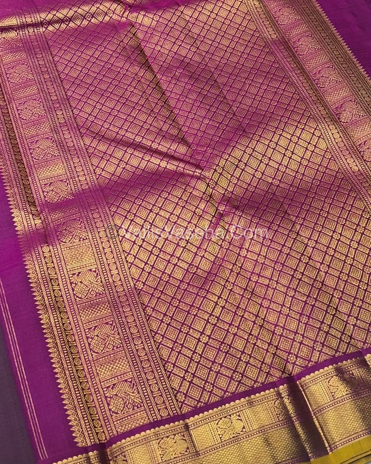 Pure Kanchipuram Silk Saree - Green with Pinkish Purple Shade - VVPS010