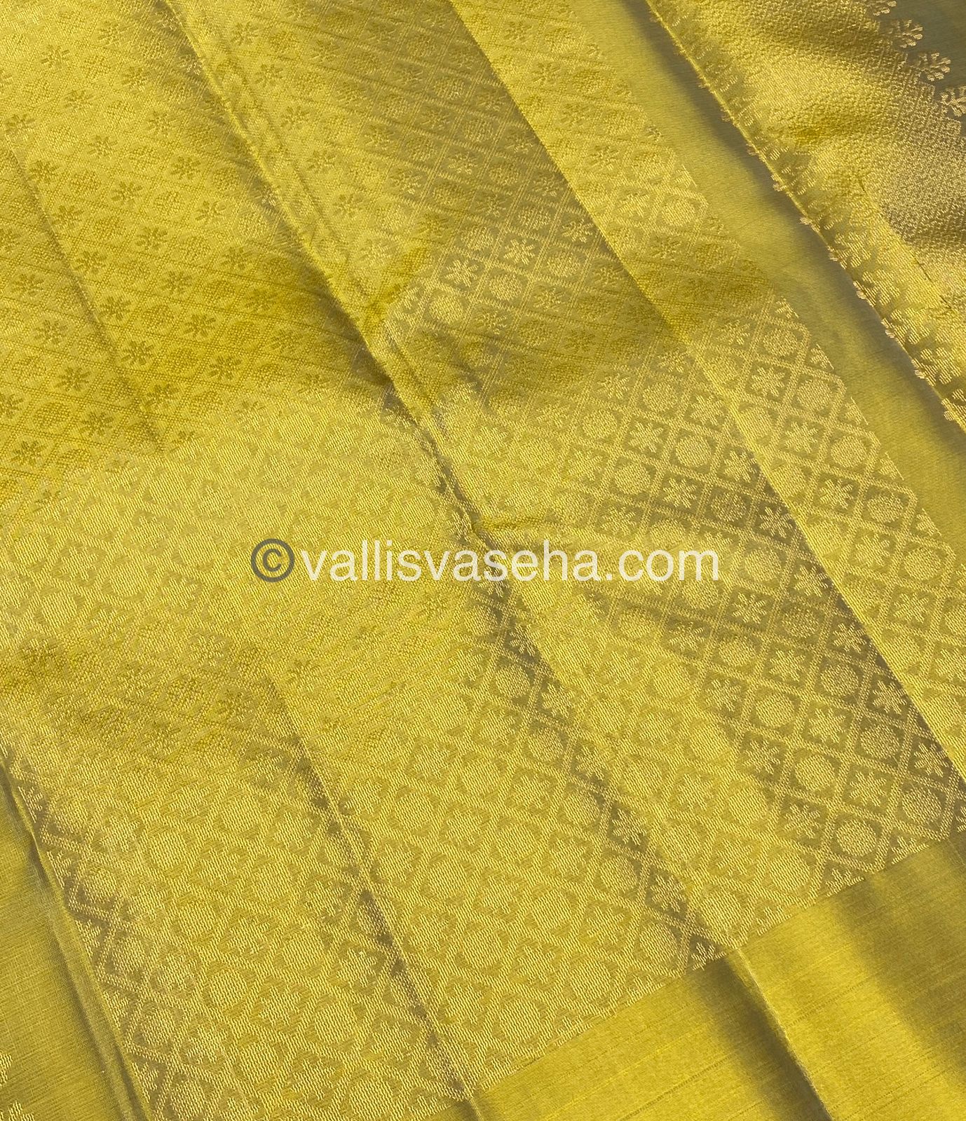 Half Mix - Pure Soft Silk Saree - VVPSS030