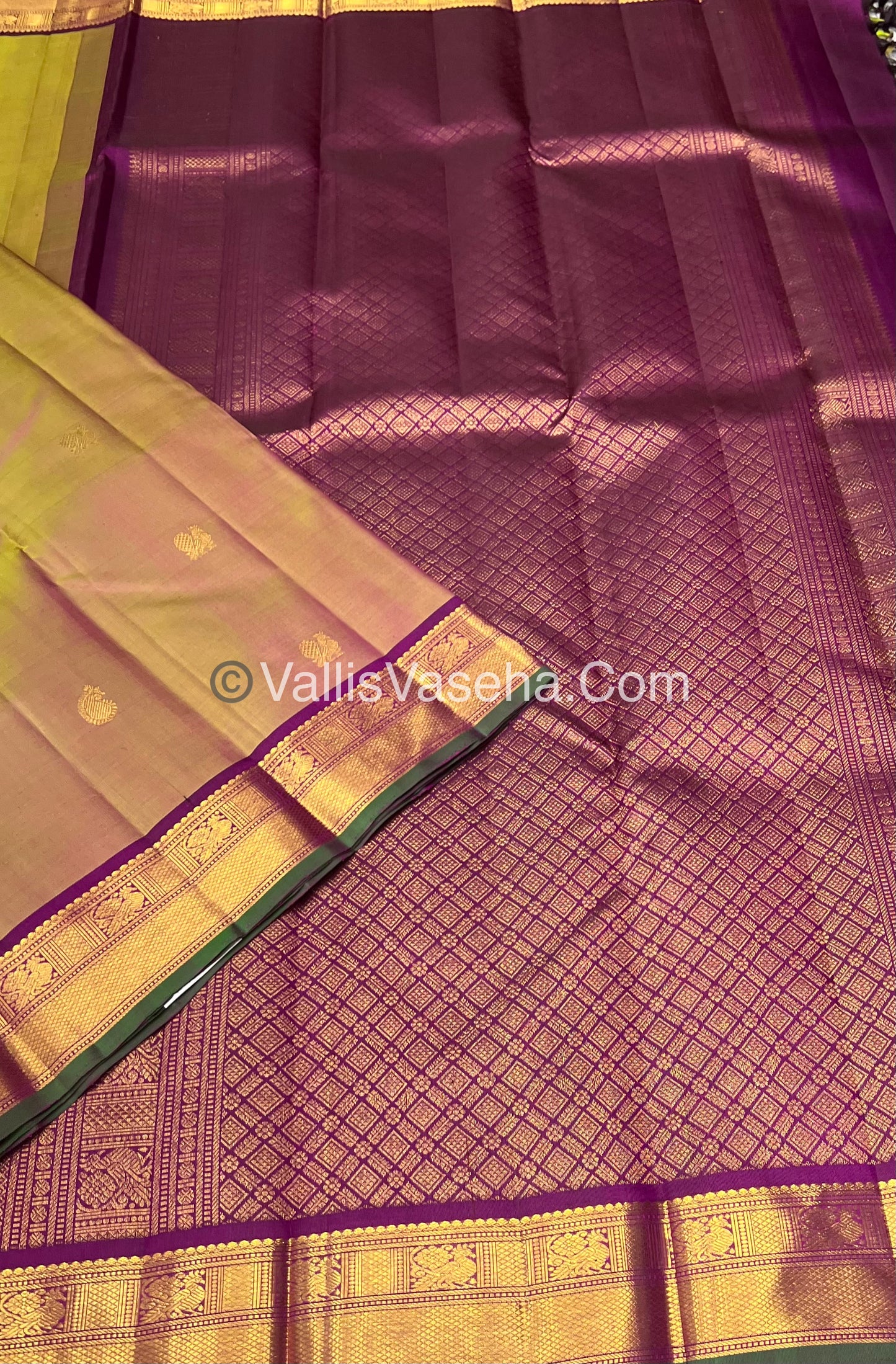 Pure Kanchipuram Silk Saree - Dual Tone Peachish Gold With Purple Shade  - VVPS022