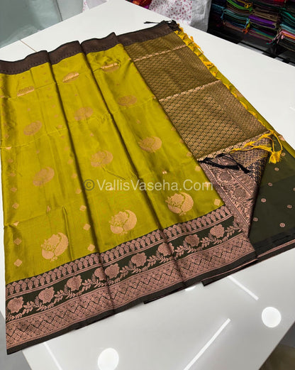 Semi Soft Silk - Dual Tone Shade With Light Green Combo -VVSSS027