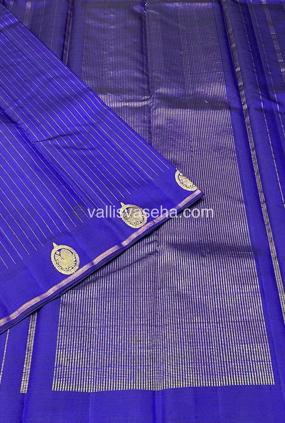 Pure Kanchipuram Silk Saree - Vaira Voosi design with Mayil Butta Border- Blue shade  - VVPS006