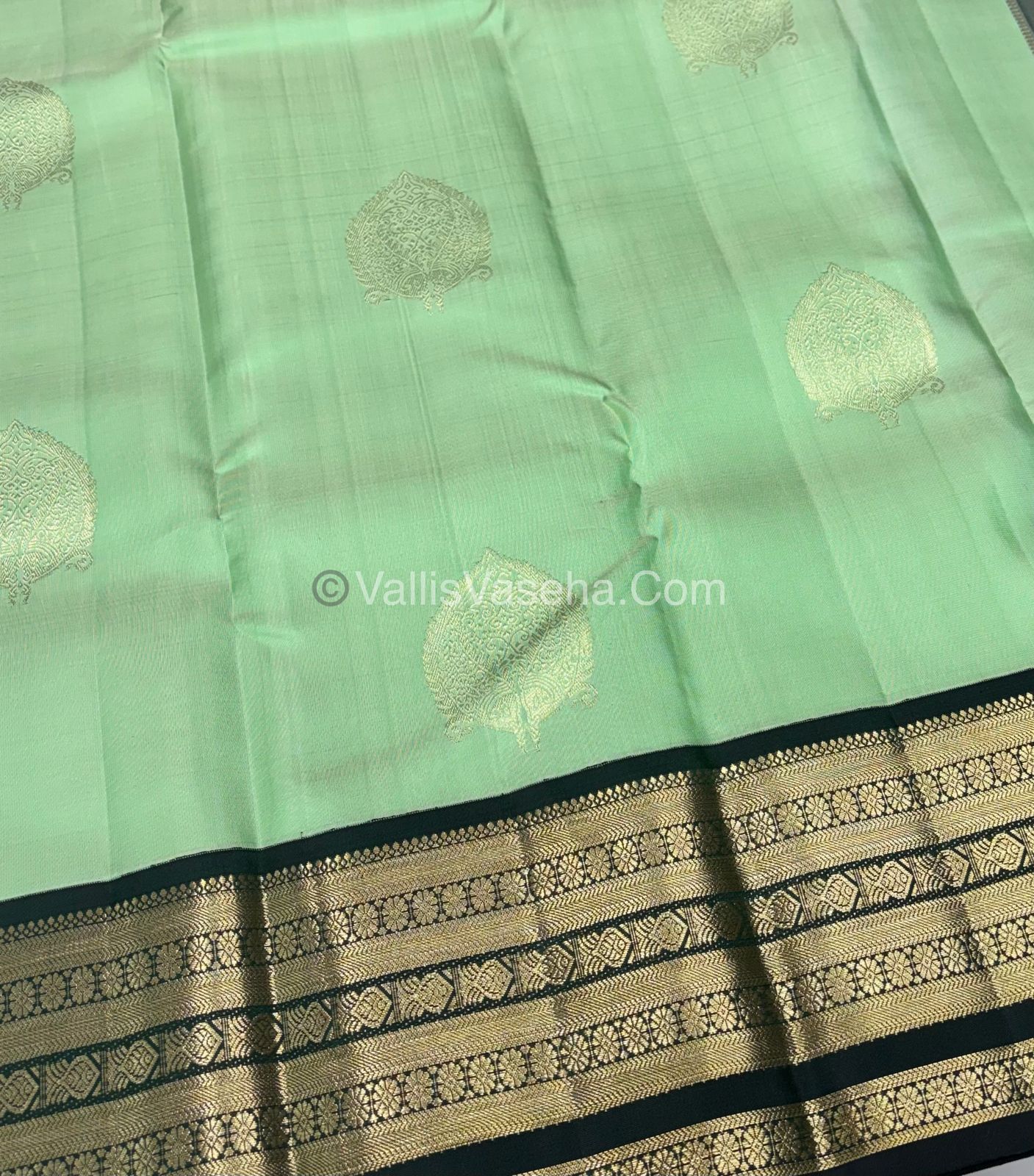 Pure Vintage Korvai Kanchipuram Silk Saree - Light Green & Dark Green Combo - VVPS032