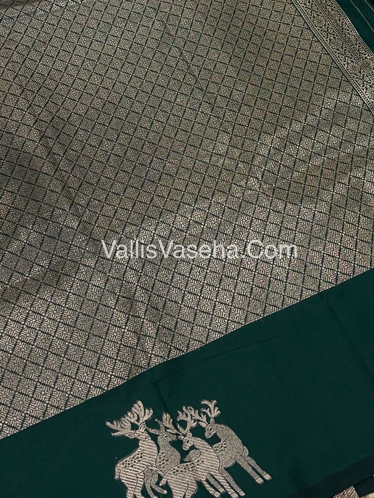 Semi Soft Silk - Deer Butta Border - Green Shade -VVSSS017