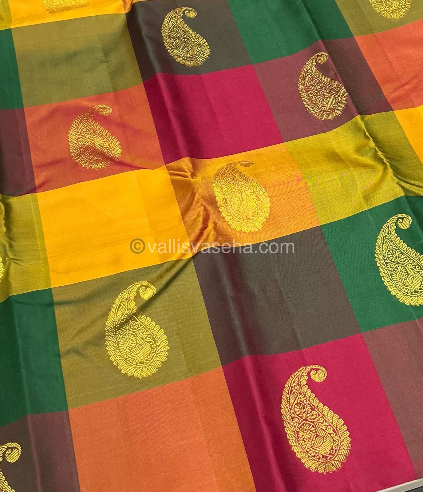 Pure Kanchipuram Silk Saree - Pazhum Pazhamum Checks - VVPS017