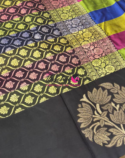 Semi Soft Silk  - Madras Checks Pattern - Black Shade  - VVSSS042