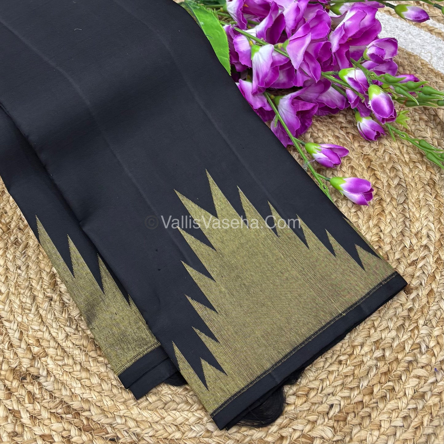 Pure Vintage Kanchipuram Silk Saree  - 8 Kol Weaving - Black Shade VVPS019
