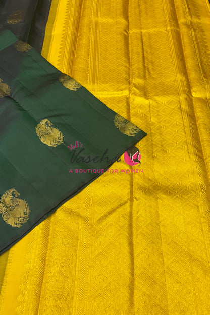Pure Kanchipuram Silk Saree - Border Less - Green with Yellow Combo - VVPS043