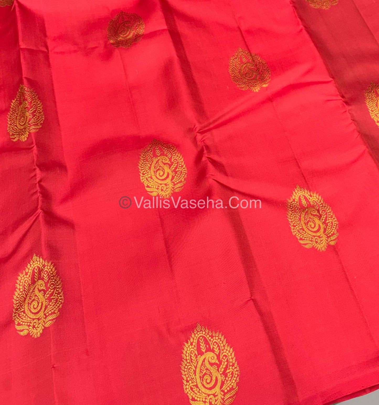 Pure Kanchipuram Silk Saree - Borderless - Reddish peach with Green - VVPS043