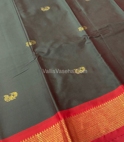 Semi Silk -  Light Green With  Red Combo - VVSS001