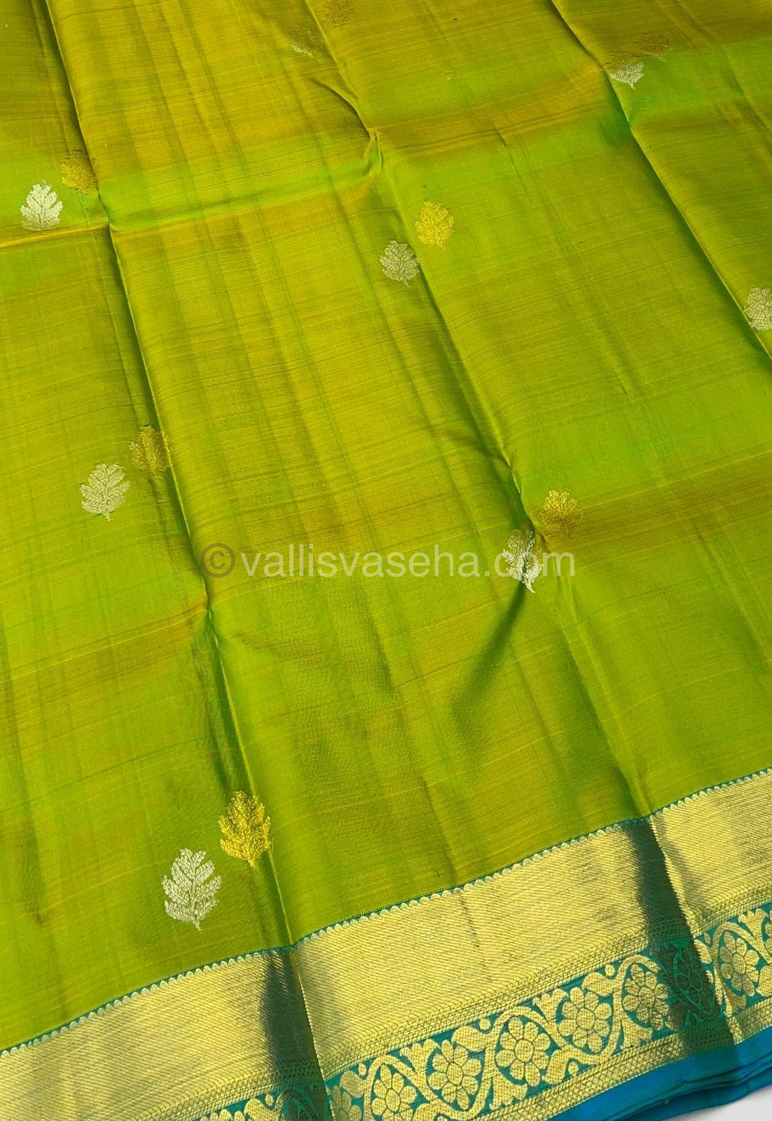 Pure Kanchipuram Silk Saree - Lovely Apple Green (Lemon Green) with Blue - Retta Petta Border - VVPS008