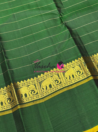 Pure Kanchipuram Silk Saree - Red & Green Combo - VVPS040